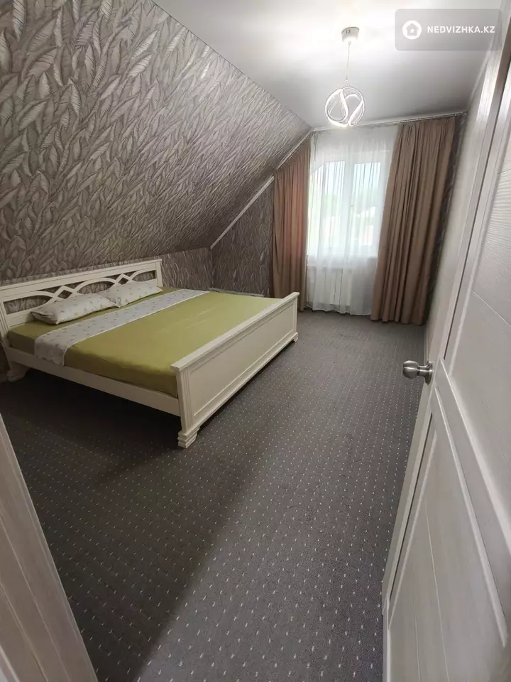 5-бөлмелі үй, 10 соттық, 200 м², На длительный срок, 4-фотосурет