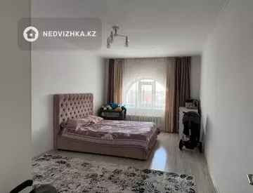 2-комнатная квартира, этаж 6 из 6, 69 м², миниатюра 2