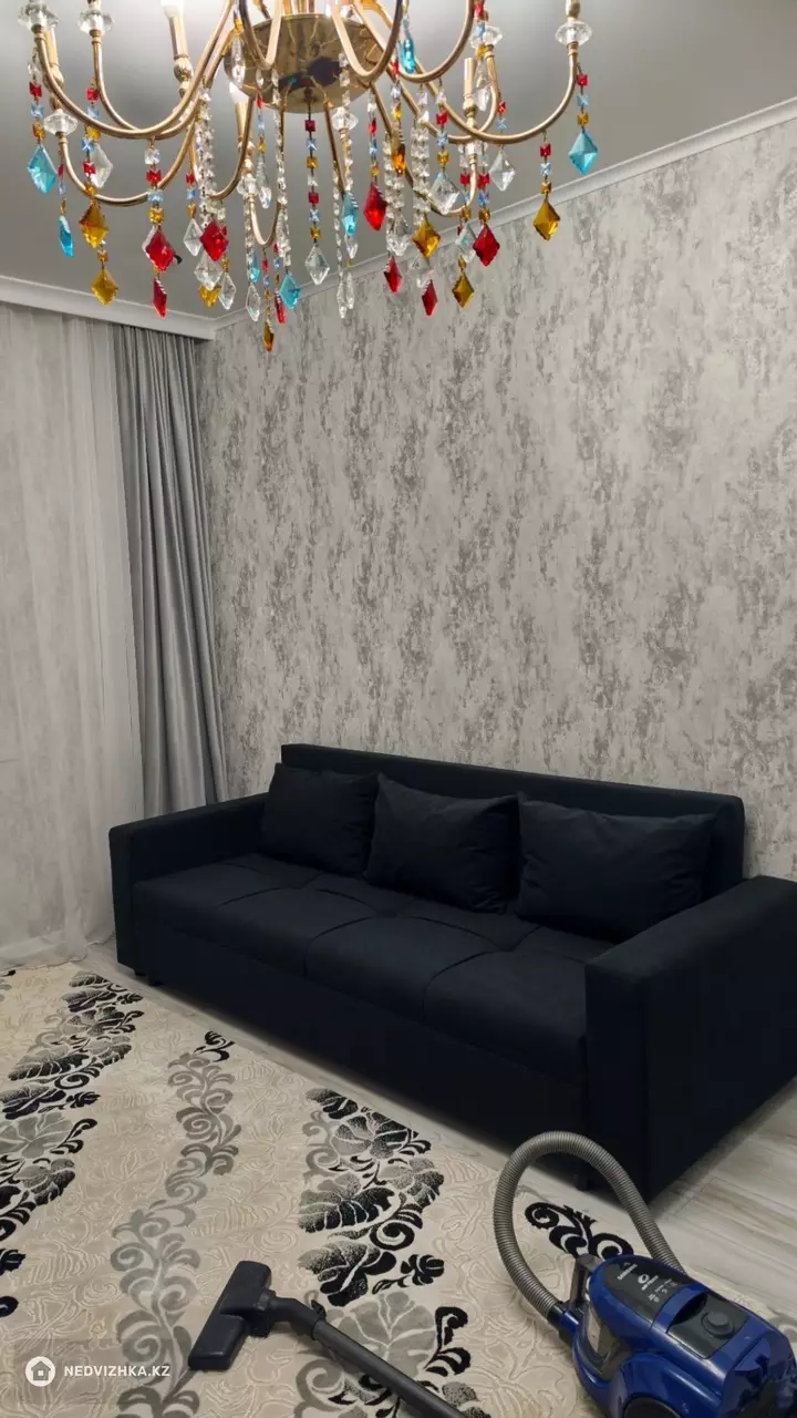 1-комнатная квартира, этаж 12 из 13, 38 м², фотография 3