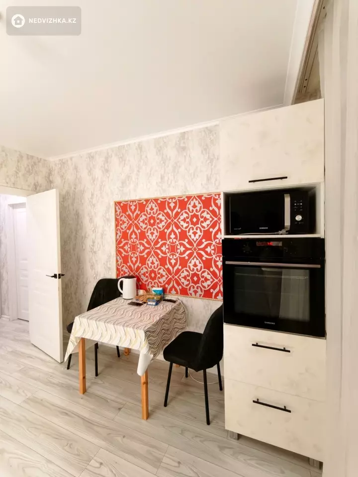 1-комнатная квартира, этаж 12 из 13, 38 м², фотография 5