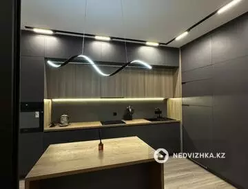 4-комнатная квартира, этаж 10 из 22, 130 м²