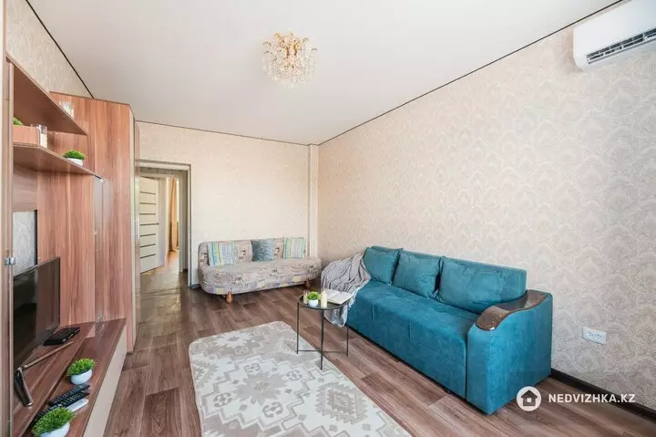 2-комнатная квартира, этаж 2 из 9, 56 м², Посуточно, фотография 4