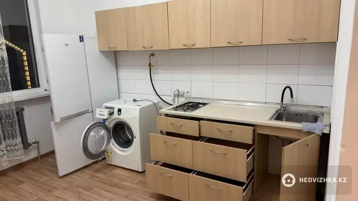 1-комнатная квартира, этаж 5 из 5, 40 м², На длительный срок