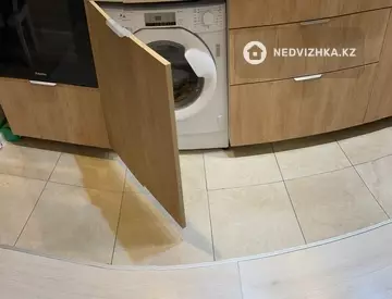 2-комнатная квартира, этаж 8 из 13, 60 м²