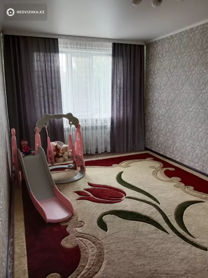 3-комнатная квартира, этаж 5 из 5, 64 м², фотография 3
