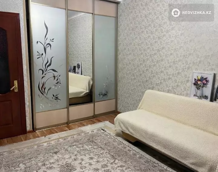 3-комнатная квартира, этаж 1 из 5, 72 м², фотография 2