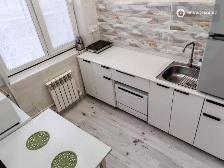 1-комнатная квартира, этаж 1 из 5, 32 м², фотография 2
