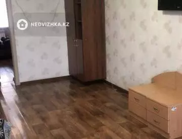 3-комнатная квартира, этаж 3 из 5, 62 м², миниатюра 2