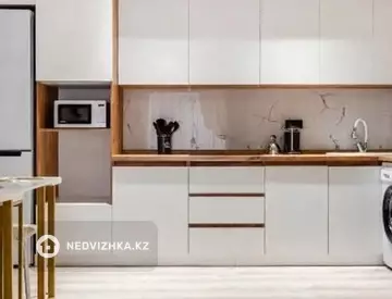2-комнатная квартира, этаж 5 из 9, 64 м², миниатюра 1