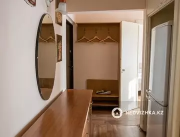 2-комнатная квартира, этаж 2 из 4, 45 м², миниатюра 2