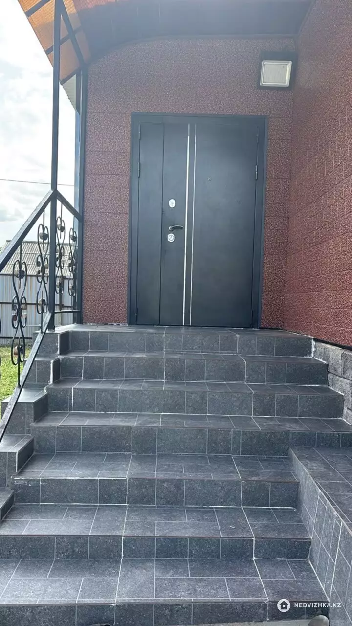 5-комнатный дом, 17 соток, 120 м²