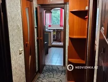 1-комнатная квартира, этаж 3 из 5, 38 м²