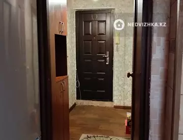 1-комнатная квартира, этаж 3 из 5, 38 м²