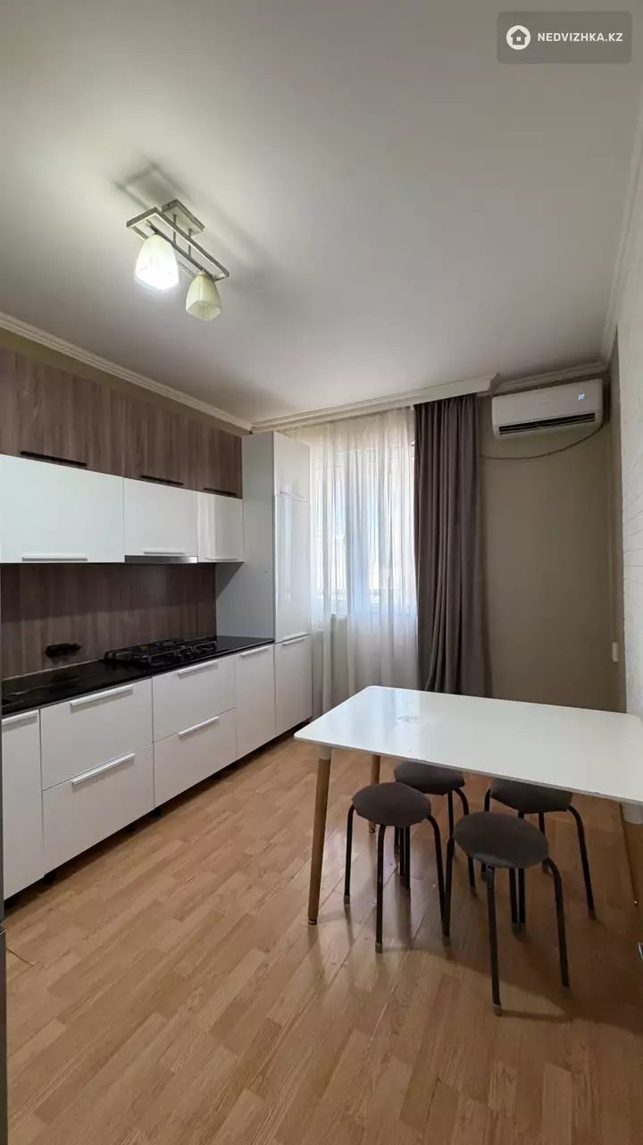 3-комнатная квартира, этаж 3 из 9, 95 м², На длительный срок