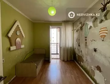 3-комнатная квартира, этаж 3 из 9, 95 м², На длительный срок, миниатюра 3