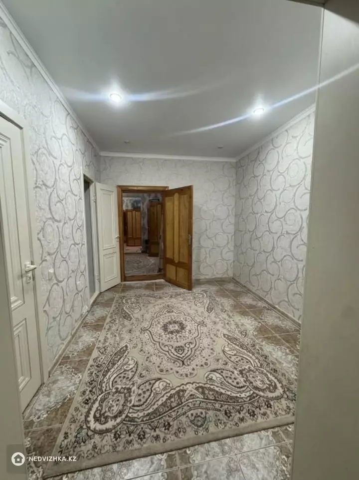 8-комнатный дом, 8 соток, 250 м², фотография 4