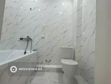 2-комнатная квартира, этаж 4 из 13, 41 м², миниатюра 2
