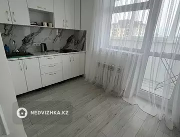 2-комнатная квартира, этаж 4 из 13, 41 м², миниатюра 9