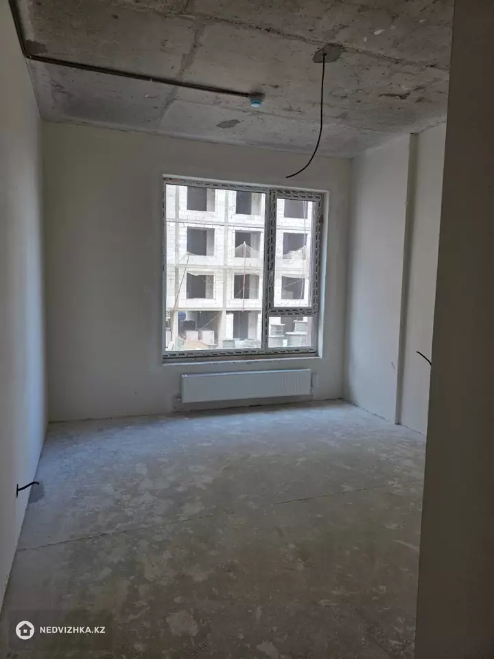 3-комнатная квартира, этаж 2 из 9, 105 м², фотография 3