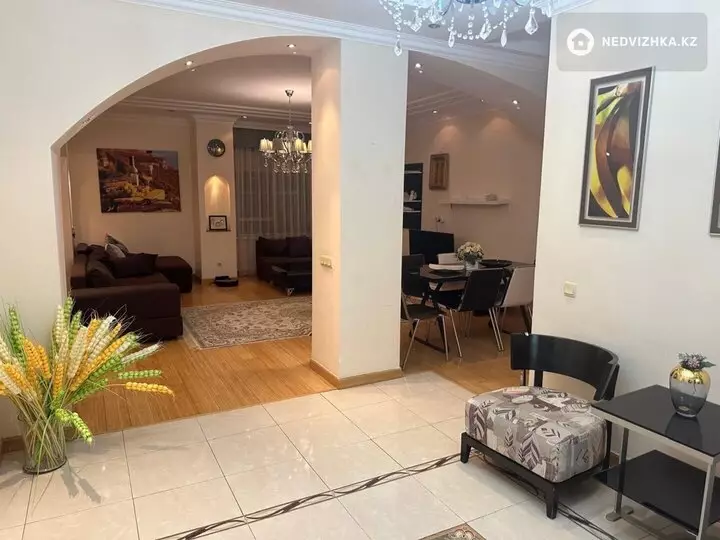4-комнатная квартира, этаж 7 из 15, 155 м², На длительный срок, 4-фотосурет