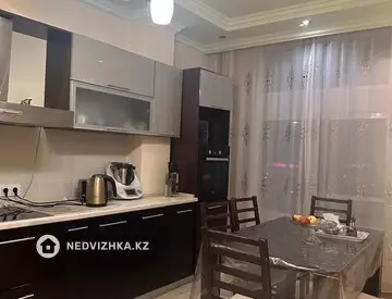 4-комнатная квартира, этаж 7 из 15, 155 м², На длительный срок, миниатюра 6