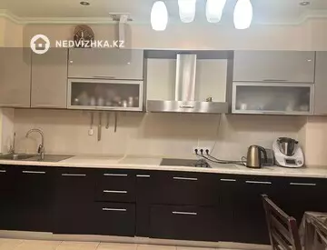 4-комнатная квартира, этаж 7 из 15, 155 м², На длительный срок, миниатюра 7