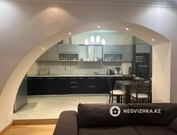 4-комнатная квартира, этаж 7 из 15, 155 м², На длительный срок, миниатюра 9