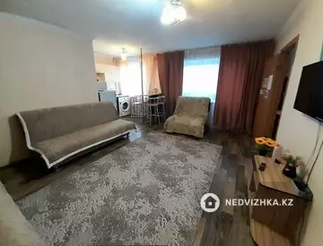 2-комнатная квартира, этаж 3 из 5, 52 м², Посуточно
