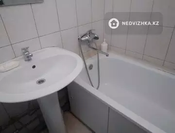 2-комнатная квартира, этаж 3 из 5, 52 м², Посуточно, миниатюра 7