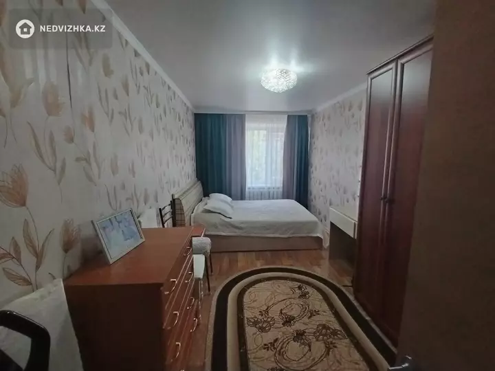 3-комнатная квартира, этаж 5 из 5, 64 м², фотография 3