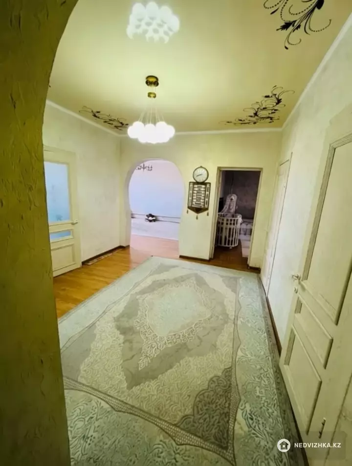 3-комнатная квартира, этаж 1 из 1, 100 м², фотография 5