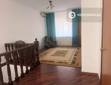 4-комнатный дом, 3 соток, 160 м², На длительный срок