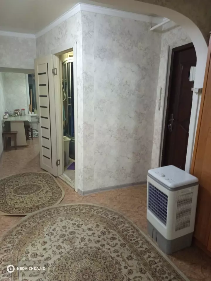 3-комнатная квартира, этаж 5 из 5, 63 м², фотография 2