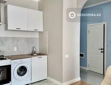 2-комнатная квартира, этаж 12 из 12, 41 м², миниатюра 3