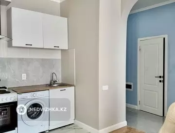 2-комнатная квартира, этаж 12 из 12, 41 м², миниатюра 4