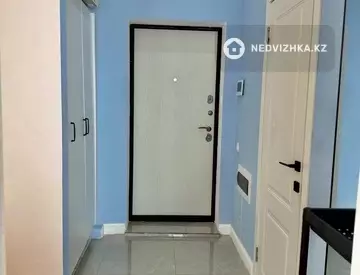 2-комнатная квартира, этаж 12 из 12, 41 м², миниатюра 6