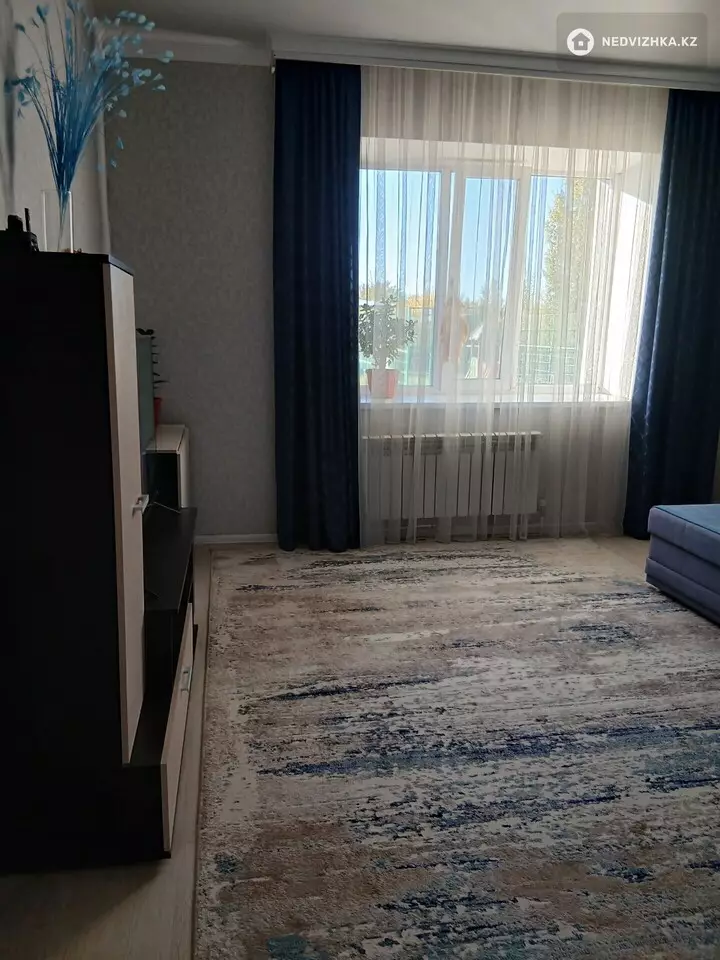 2-комнатная квартира, этаж 1 из 7, 67 м², фотография 3
