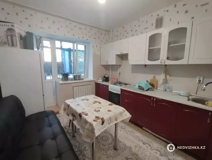 1-комнатная квартира, этаж 3 из 9, 43 м², фотография 3