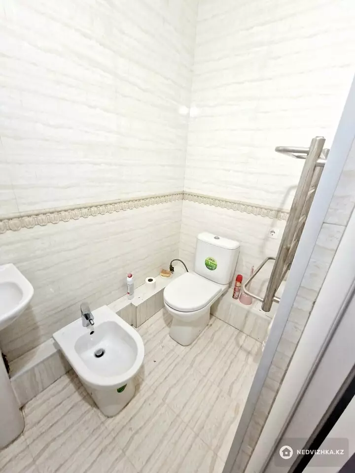 2-комнатная квартира, этаж 12 из 18, 72 м², На длительный срок, фотография 4