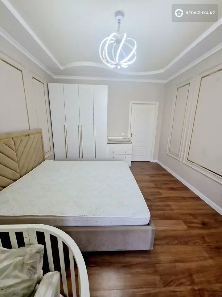 2-комнатная квартира, этаж 12 из 18, 72 м², На длительный срок, фотография 2