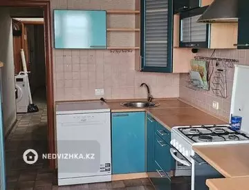 3-комнатная квартира, этаж 4 из 5, 72 м², миниатюра 6