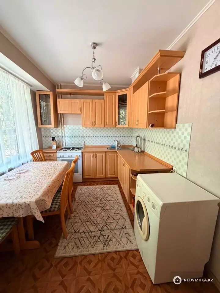 2-комнатная квартира, этаж 1 из 3, 70 м², фотография 2
