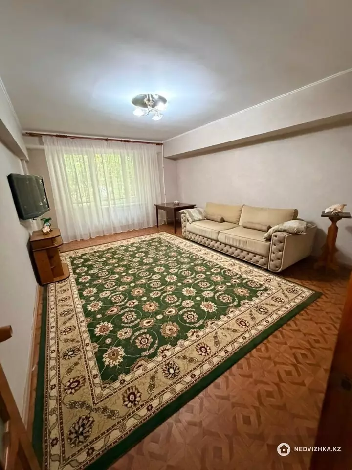 2-комнатная квартира, этаж 1 из 3, 70 м², фотография 3