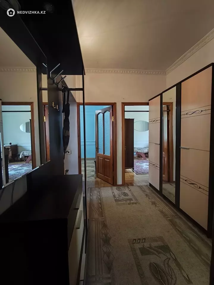 3-комнатная квартира, этаж 2 из 5, 67 м², фотография 3