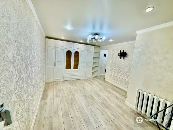1-комнатная квартира, этаж 3 из 5, 30 м²
