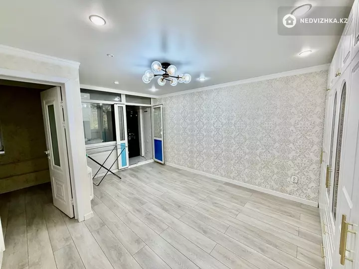 1-комнатная квартира, этаж 3 из 5, 30 м², фотография 2