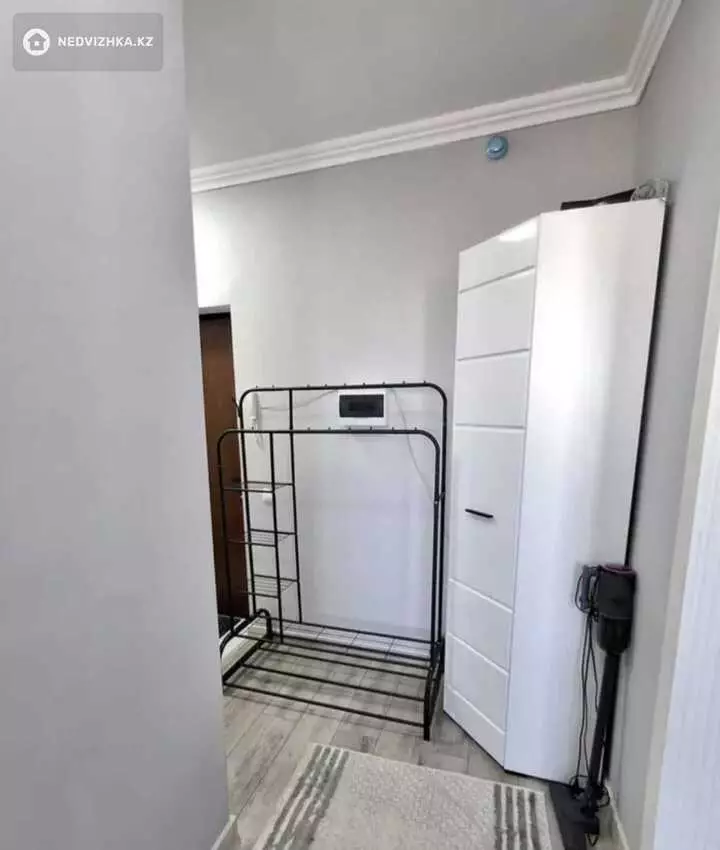 1-комнатная квартира, этаж 5 из 9, 40 м², На длительный срок, фотография 2