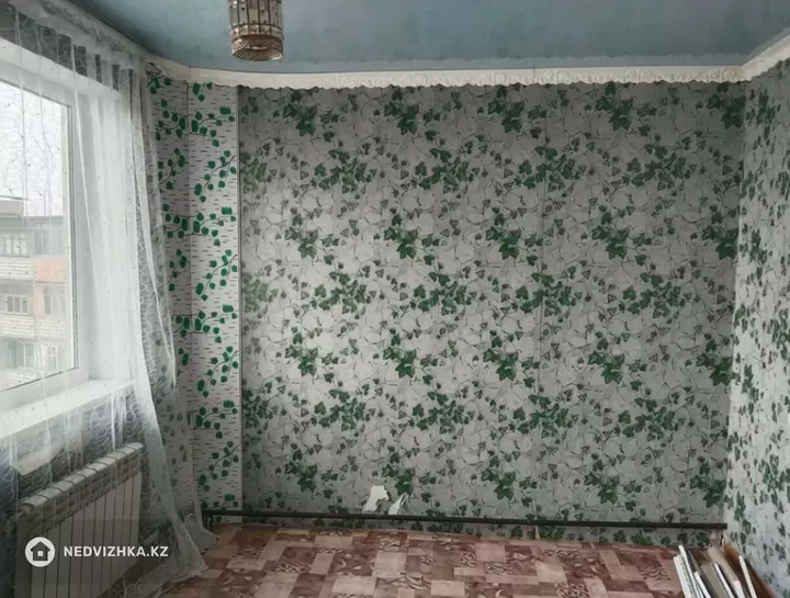 4-комнатная квартира, этаж 5 из 5, 61 м², фотография 3