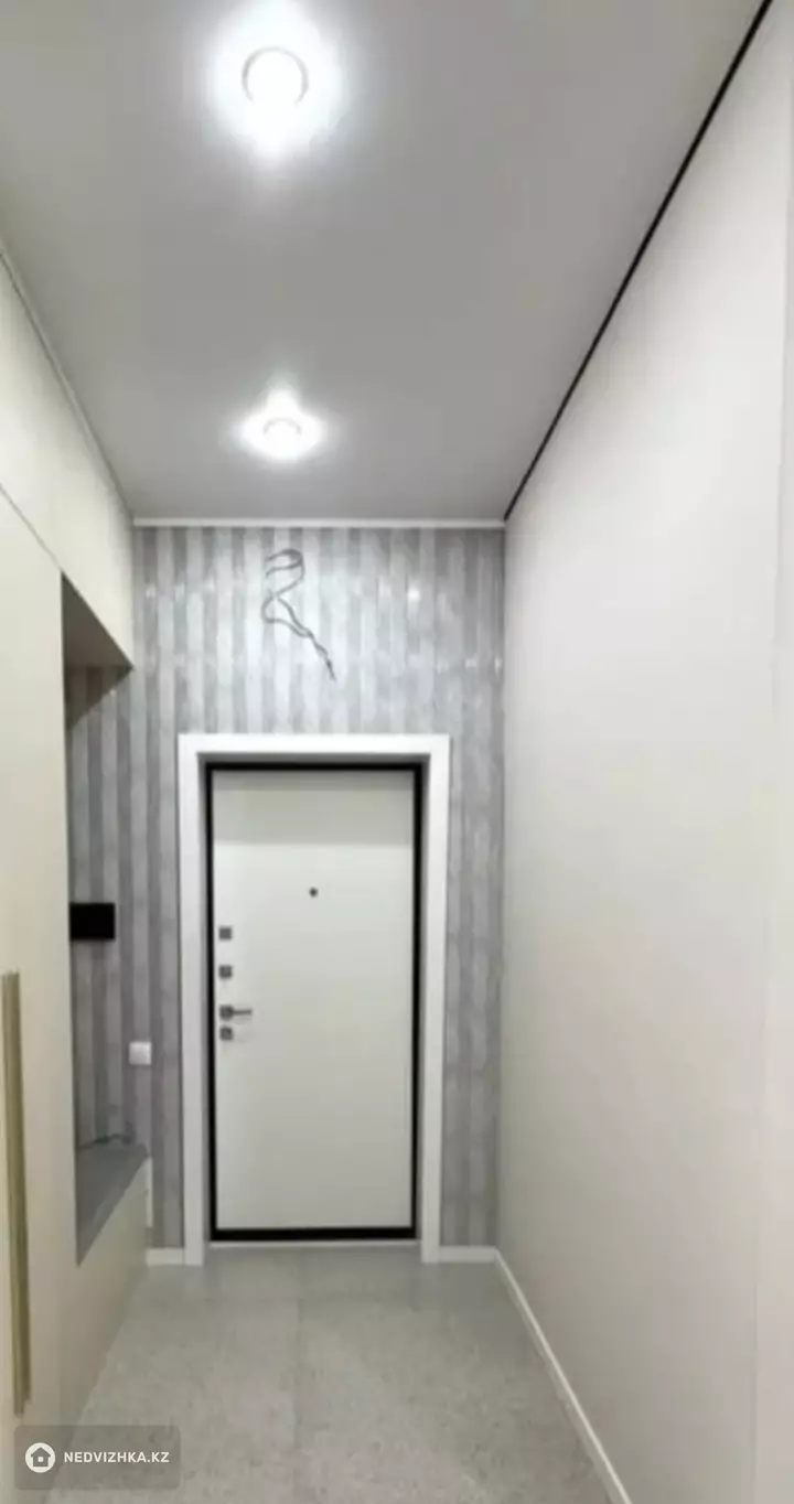2-комнатная квартира, этаж 4 из 9, 67 м², На длительный срок, фотография 2