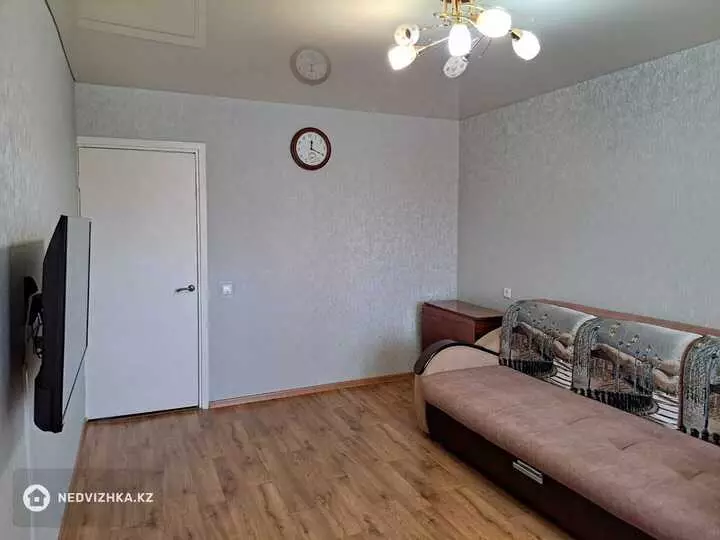 3-комнатная квартира, этаж 3 из 6, 59 м², фотография 4